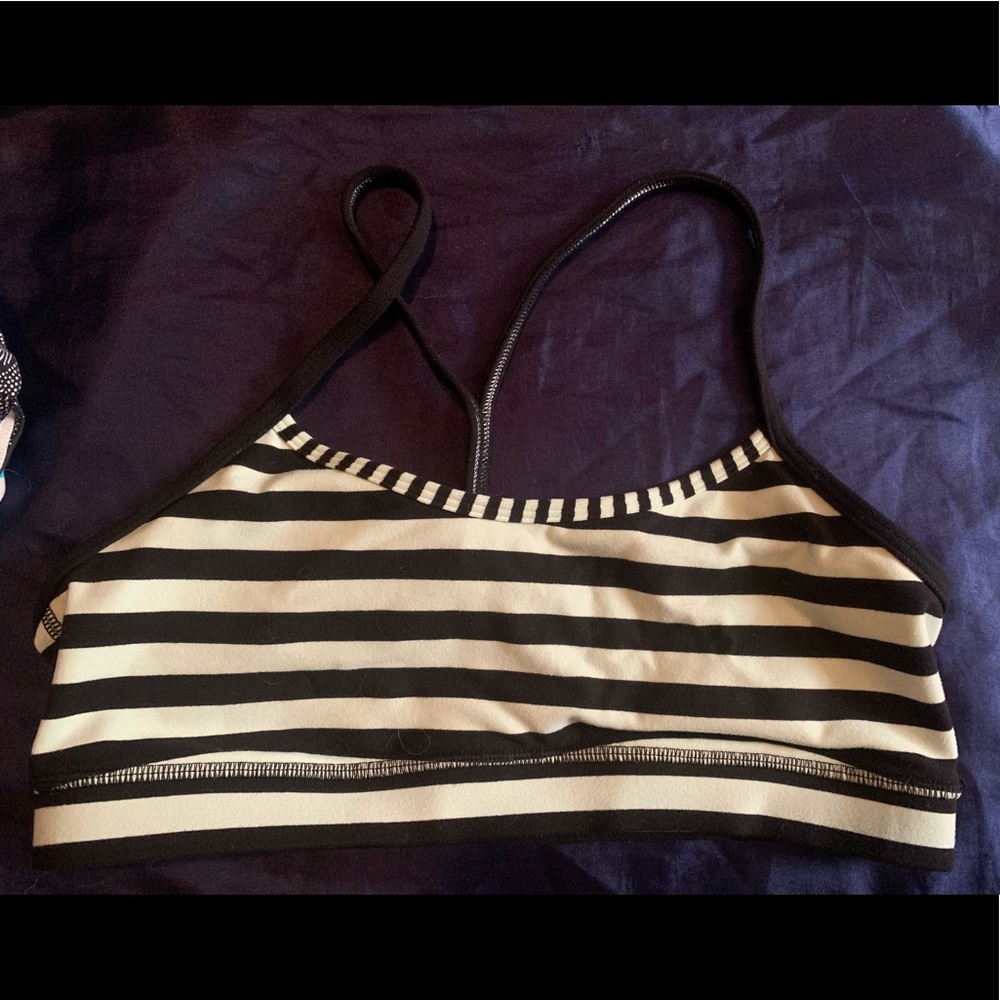 Lululemon sports bra